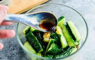 新瓜怎么吃才好吃呢视频,视频教你轻松吃出夏日清新