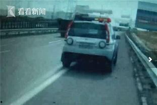 警察抓人路人吃瓜视频,路人围观，吃瓜群众现场直播