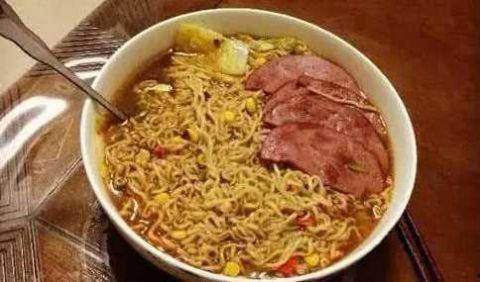 瓜友们吃泡面视频