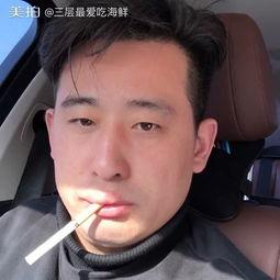 单眼皮帅哥吃瓜视频,萌态十足引网友热议