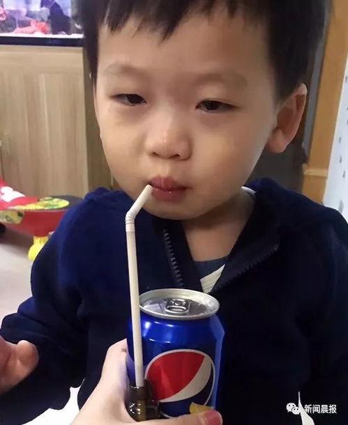 巨星萌娃二蛋吃瓜视频,萌态可掬萌翻网友