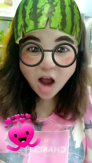 吃瓜笑哈哈搞笑视频,笑料横生！吃瓜群众欢乐演绎搞笑视频集锦